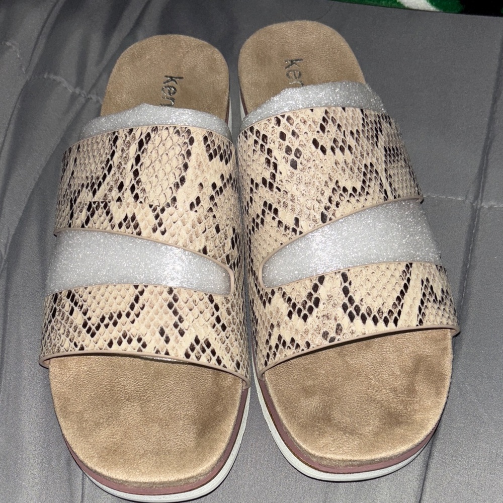 Kensie Beige and Silver Snake Print Sandals women size 9.5